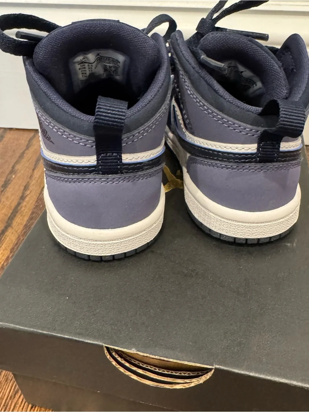 Toddler Jordan 1 MID Sneakers